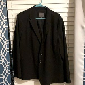 Cute blazer. Could go for casual or professional wear.